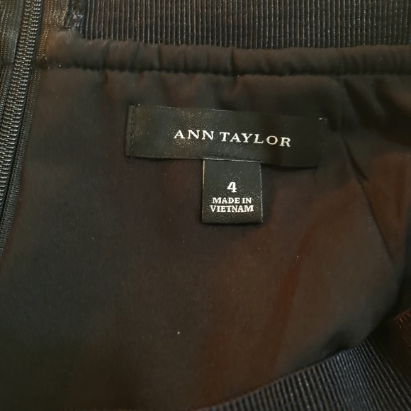 Ann Taylor Animal Print Straight Skirt, Sz 4 - Picture 4 of 6